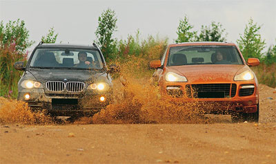 BMW X5 4.8 V8 2008 vs. Porsche Cayenne GTS 4.8 V8 2008