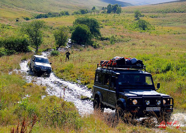 Путешествие по Приэльбрусью на Land Rover Discovery 3 и Defender, Nissan Terrano и TLC 70
